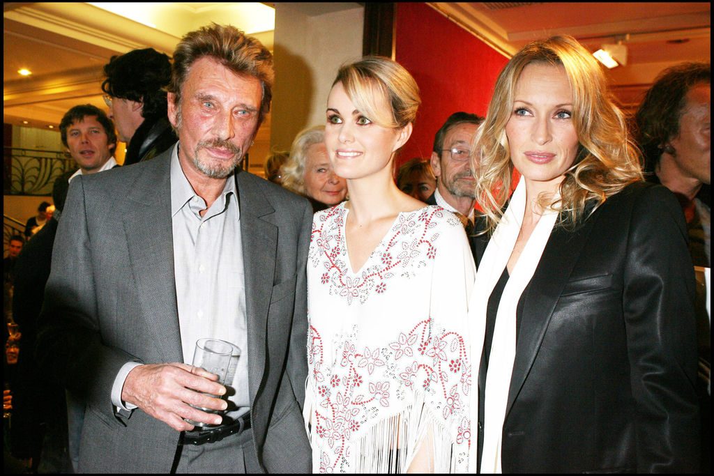 Mort de Johnny Hallyday Laeticia Hallyday et Estelle Lefébure en froid