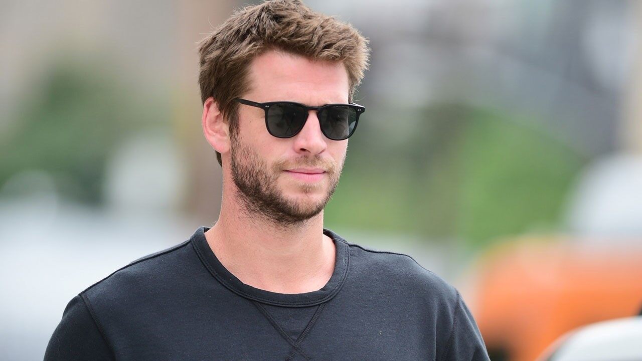 Après sa rupture avec Miley Cyrus Liam Hemsworth s affiche tout