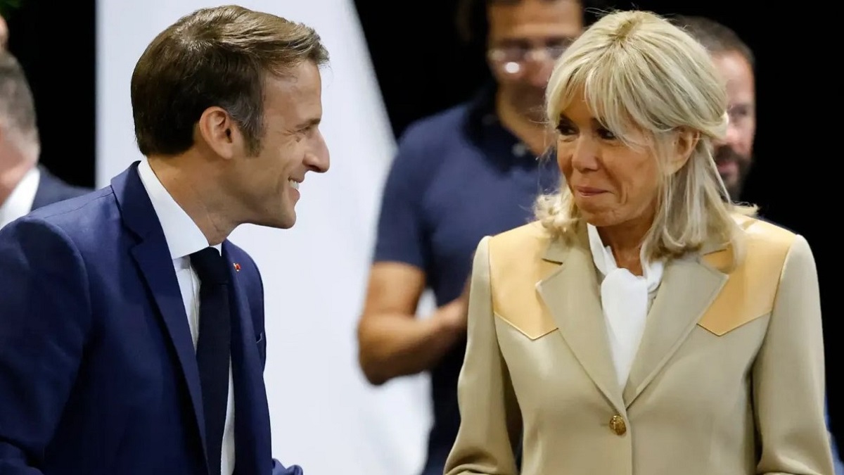 L Gislatives La Bourde De Brigitte Macron Au Moment D Aller Voter