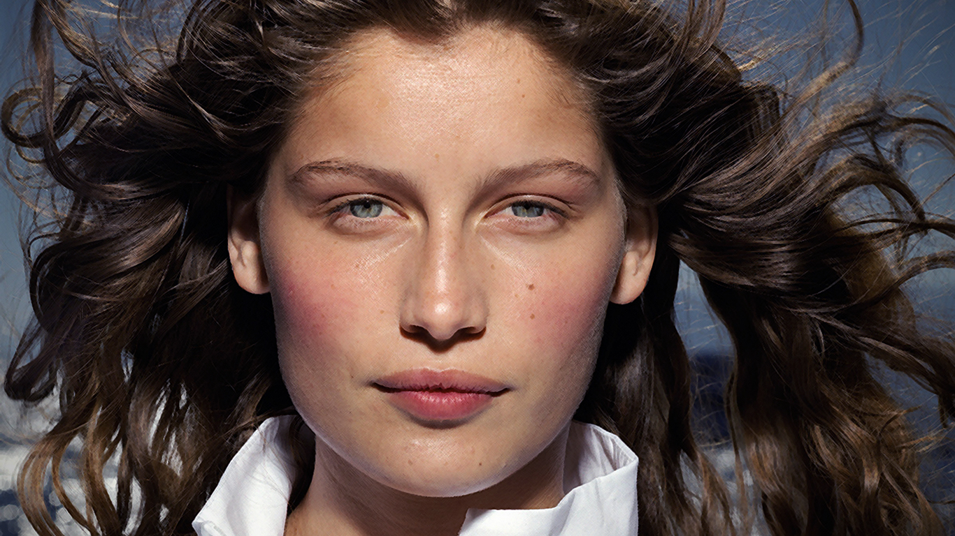 Laetitia Casta Saffiche Plus Sensuelle Que Jamais 