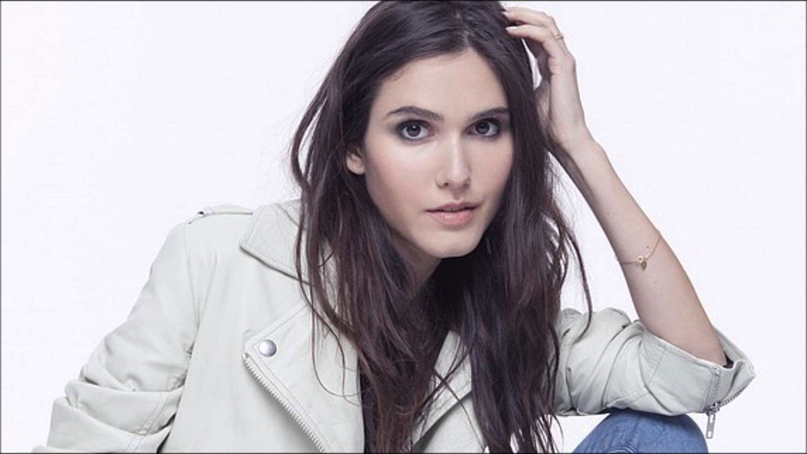 Joyce Jonathan se lâche et s’affiche topless sur Instagram