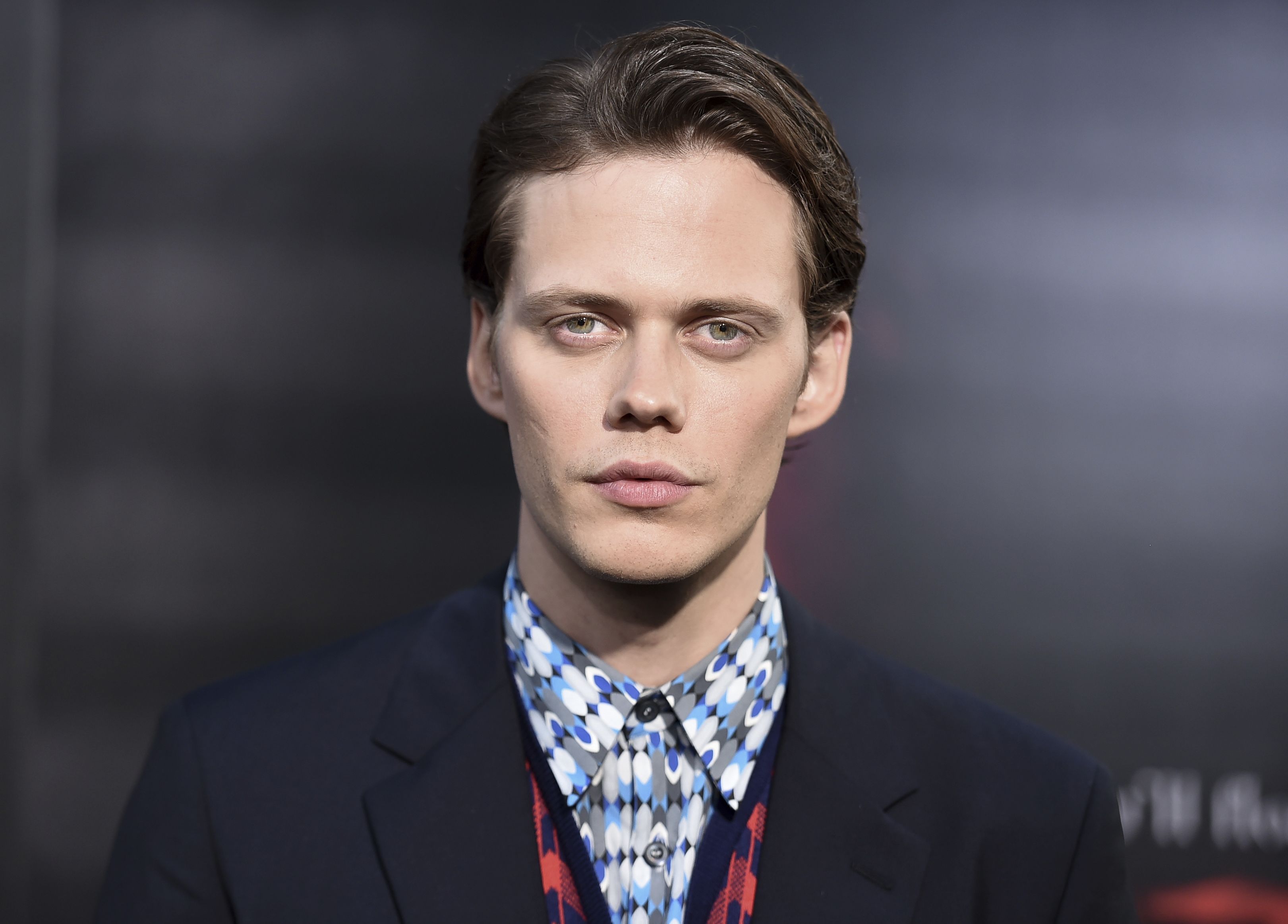 https://imgr.starmag.com/2018/01/bill-skarsgard-le-clown-de-ca-est-traumatise-par-le-role-de-pennywise.jpg