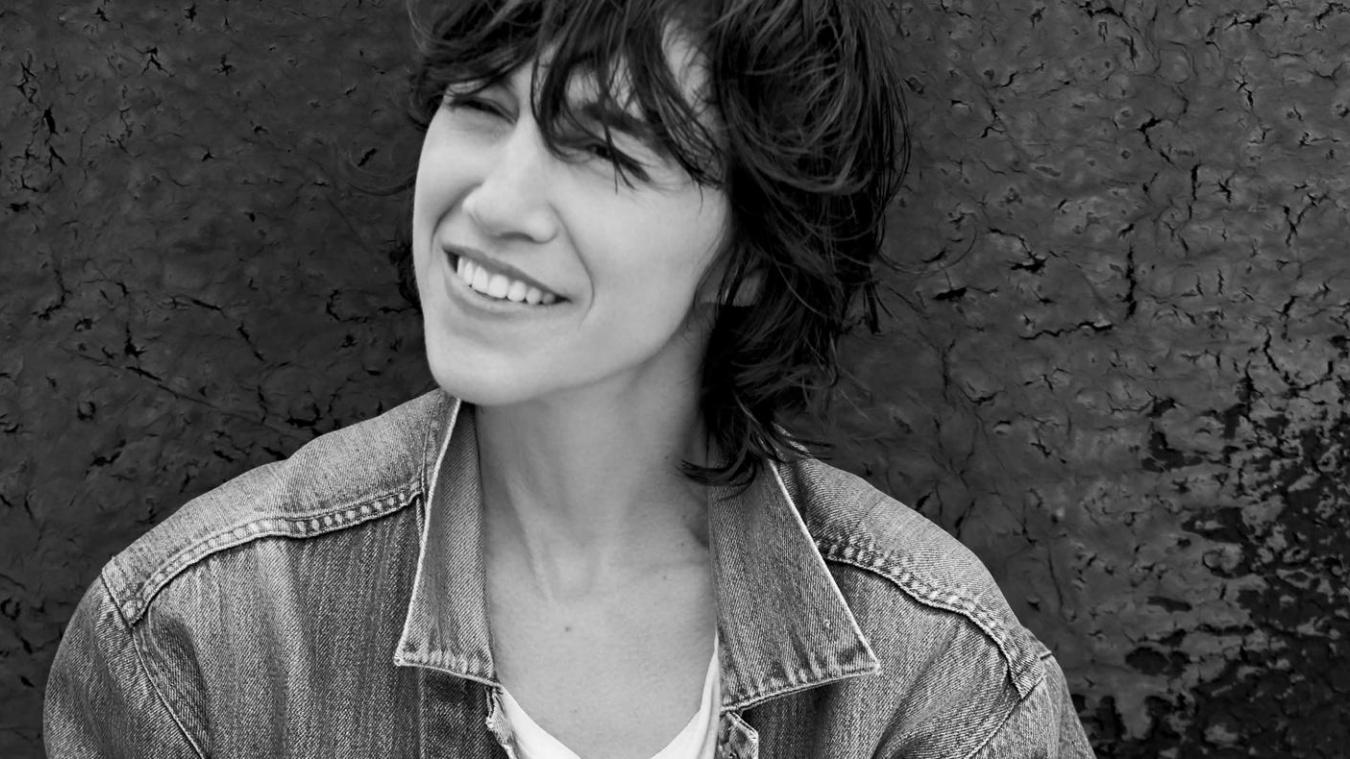 Шарлот певец биография. Шарлот. Шарлотта Генсбур в молодости. Charlotte Gainsbourg - rest CD. Шарлотт на ТНТ.