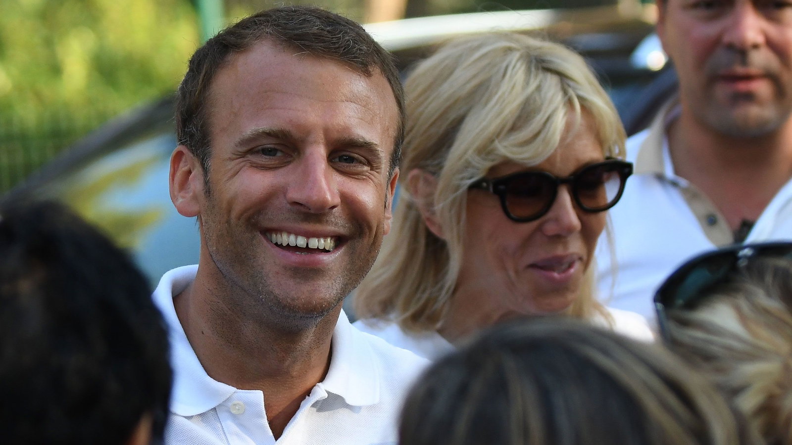 Emmanuel et Brigitte Macron en vacances : leurs voisins sont mécontents