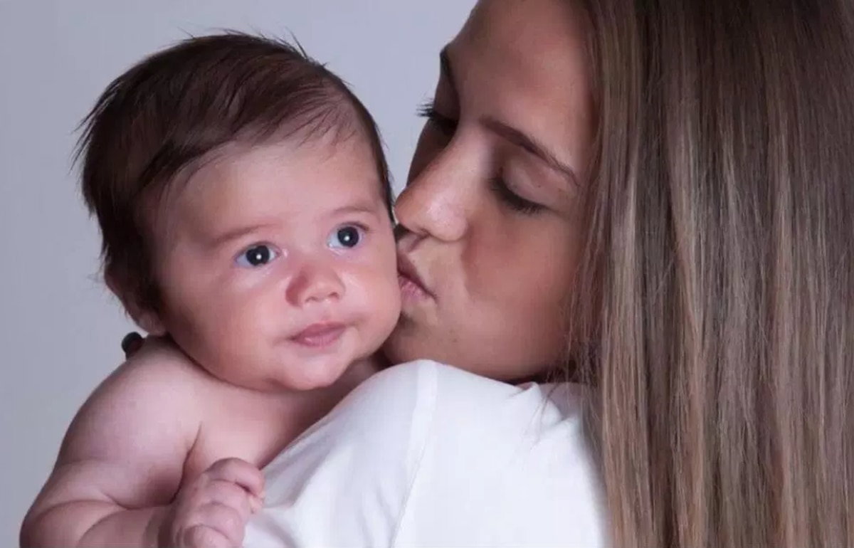 Elle découvre qu’elle est enceinte après 8 mois de grossesse