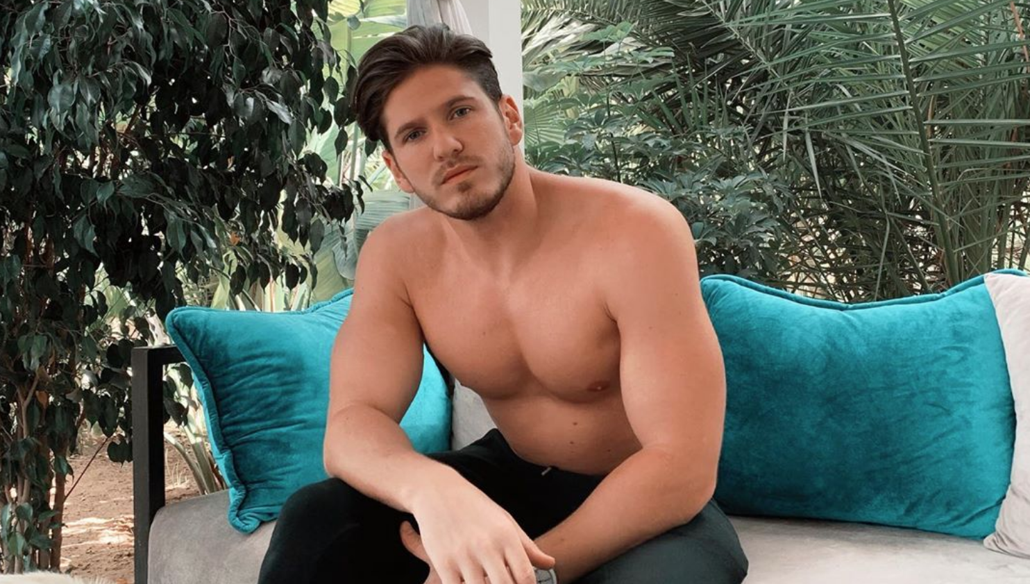 Sebydaddy provoque Booba en octogone... et dépose ses excréments devant  chez lui