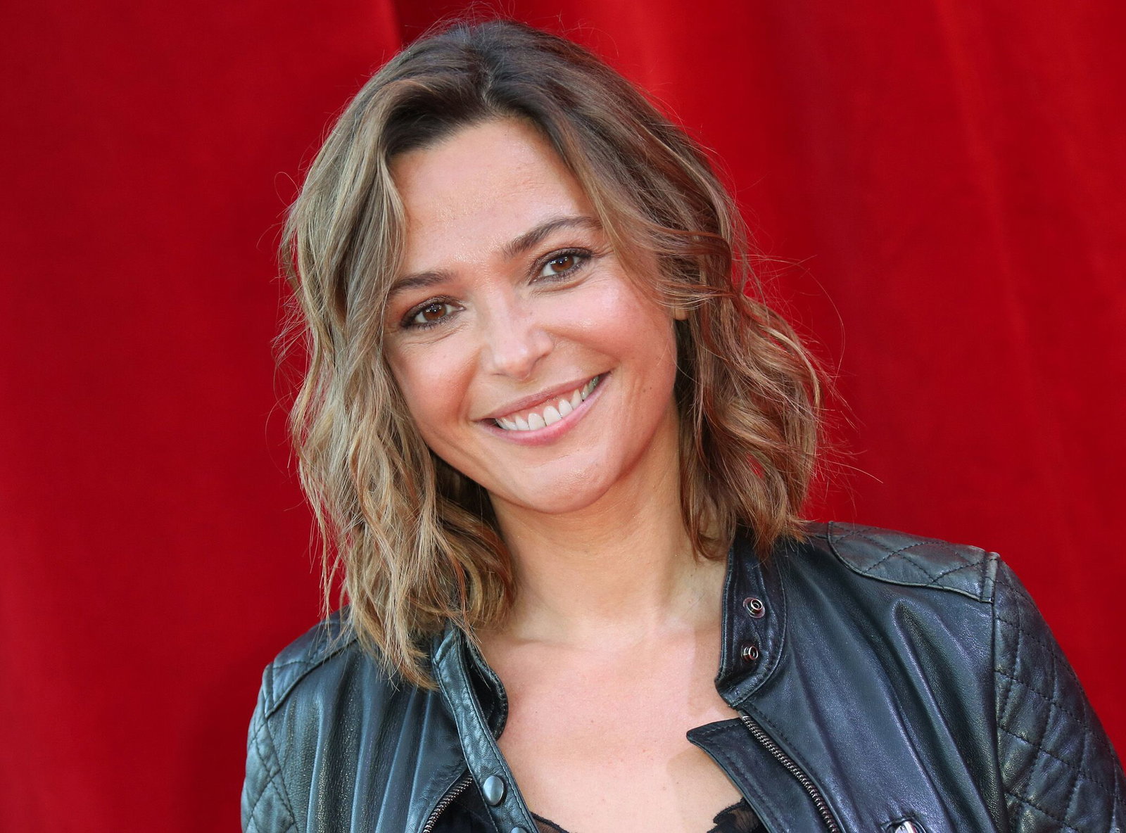 https://imgr.starmag.com/2021/06/sandrine-quetier-a-divise-ses-revenus-comment-son-changement-de-carriere-a-impacte-son-quotidien.jpg