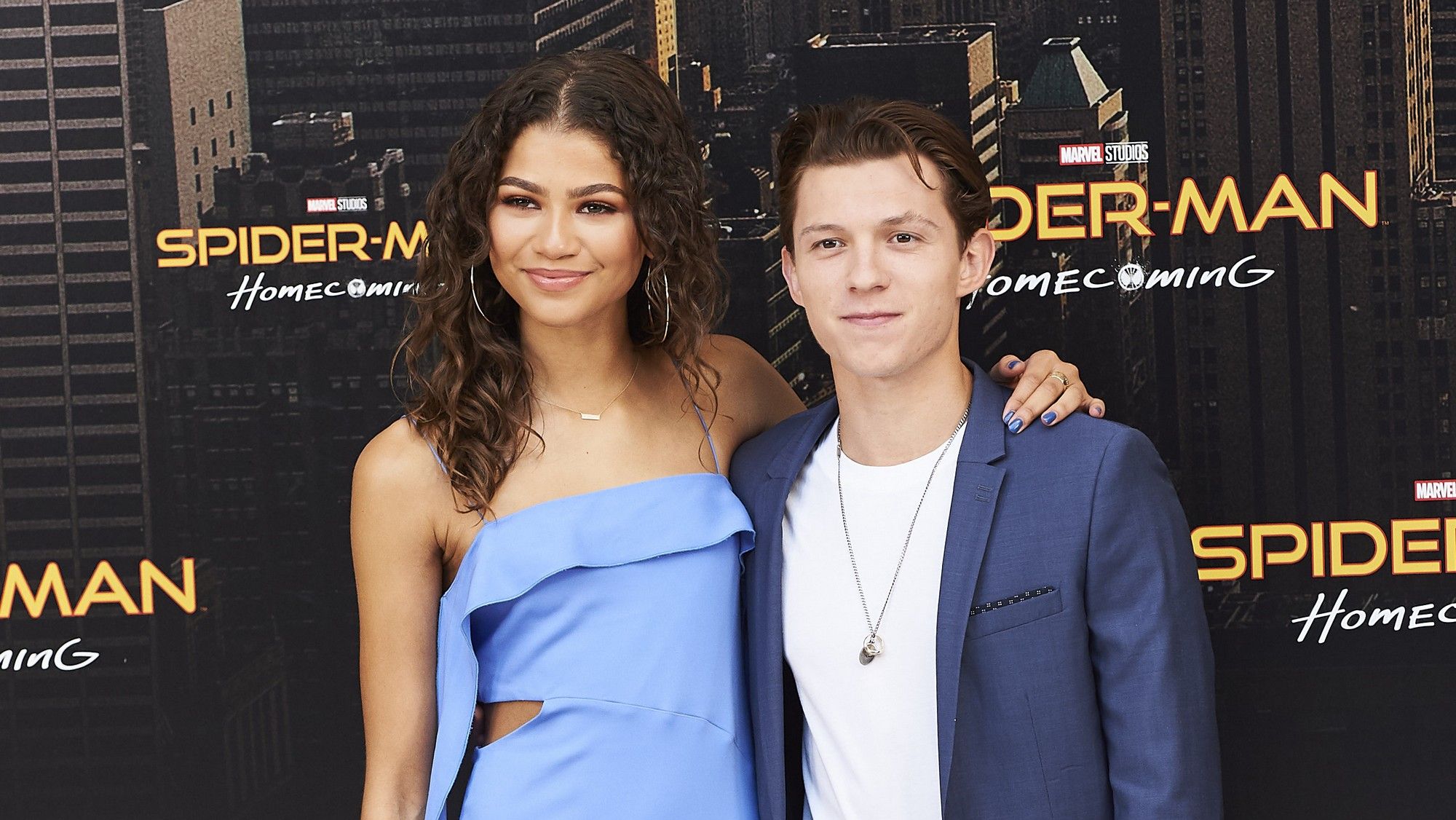 <b>Zendaya</b> et <b>Tom</b> <b>Holland</b> en couple : Les deux stars complices à un mariage.