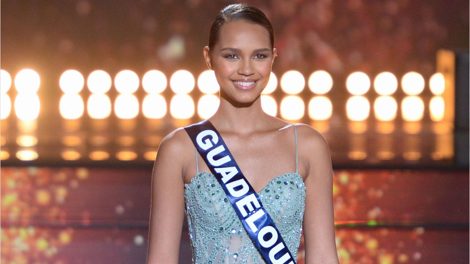 Indira Ampiot Miss France Cet Incident En Coulisse Du Show Qui Lui A Port Bonheur