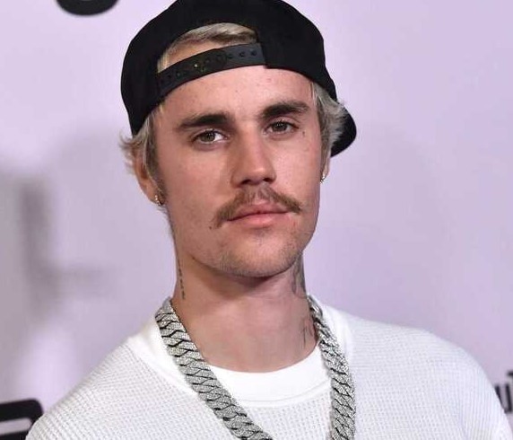 Justin Bieber atteint de paralysie faciale : il donne des nouvelles de sa santé !