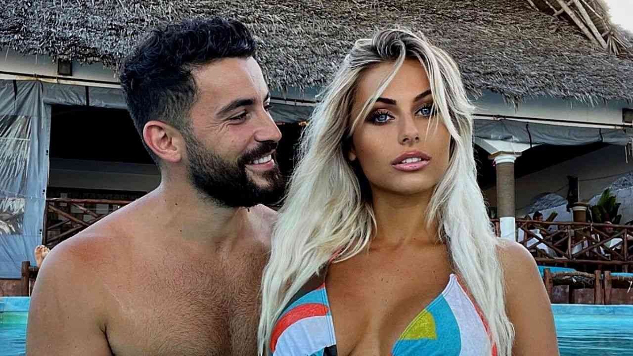 Anthony Et Romane 10 Couples Parfaits Romane : son comportement dans Les Apprentis Aventuriers agace les  internautes, elle s'exprime
