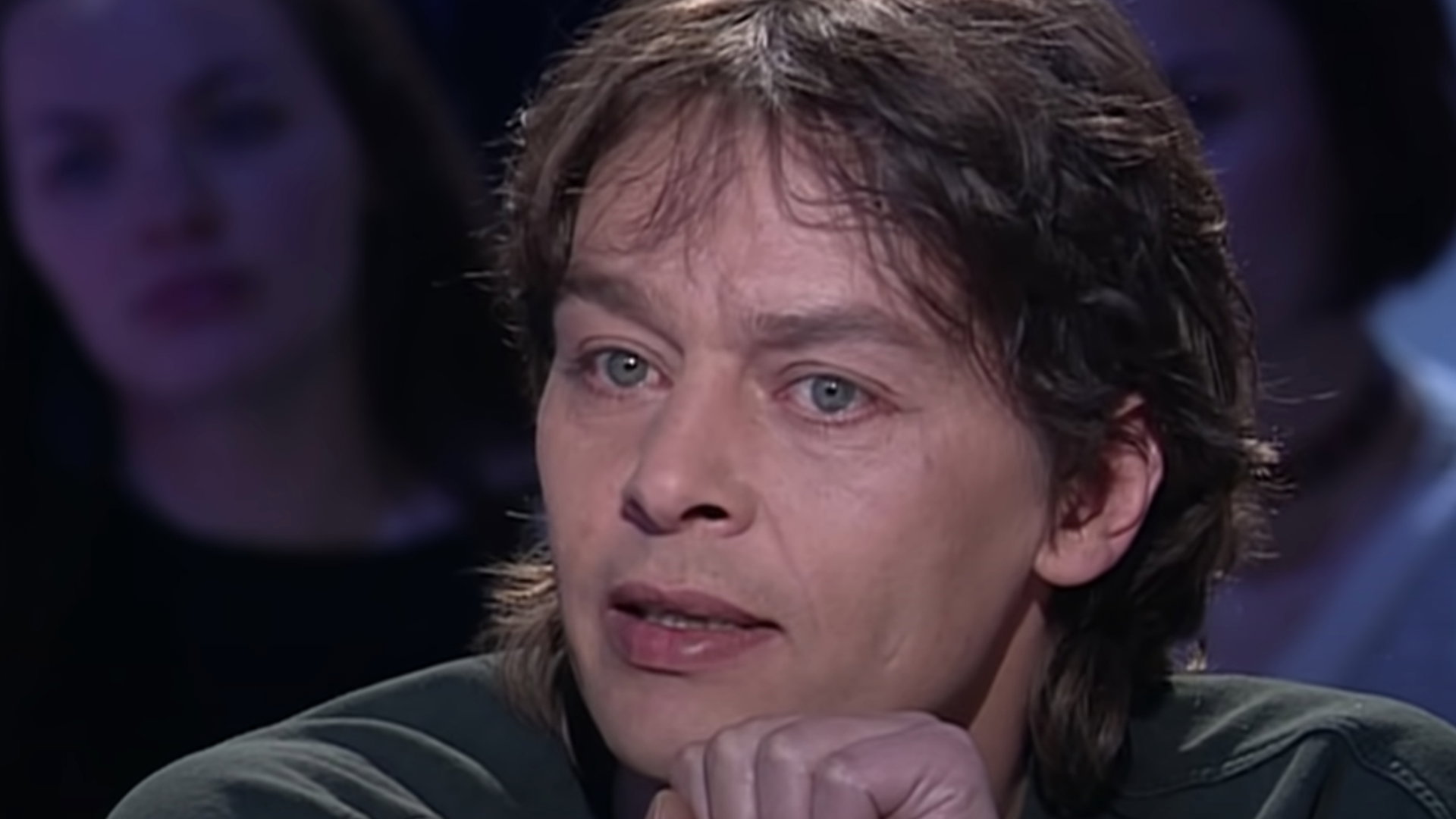 Fils Cache D Alain Delon