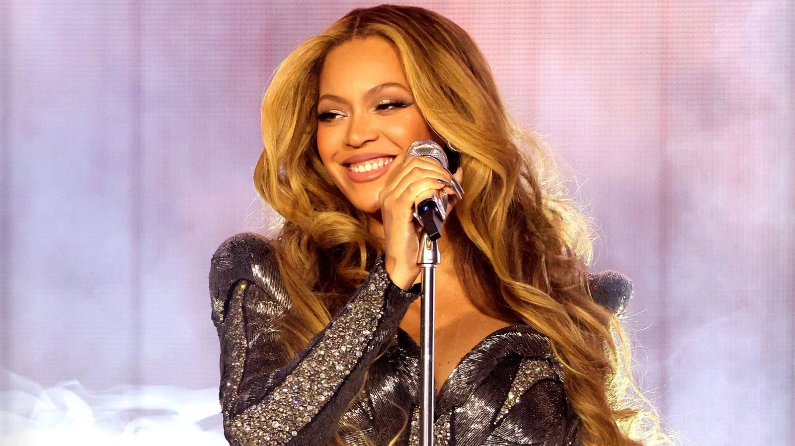 Beyonce sur scène : la chanteuse participe à la gender reveal d’une fan