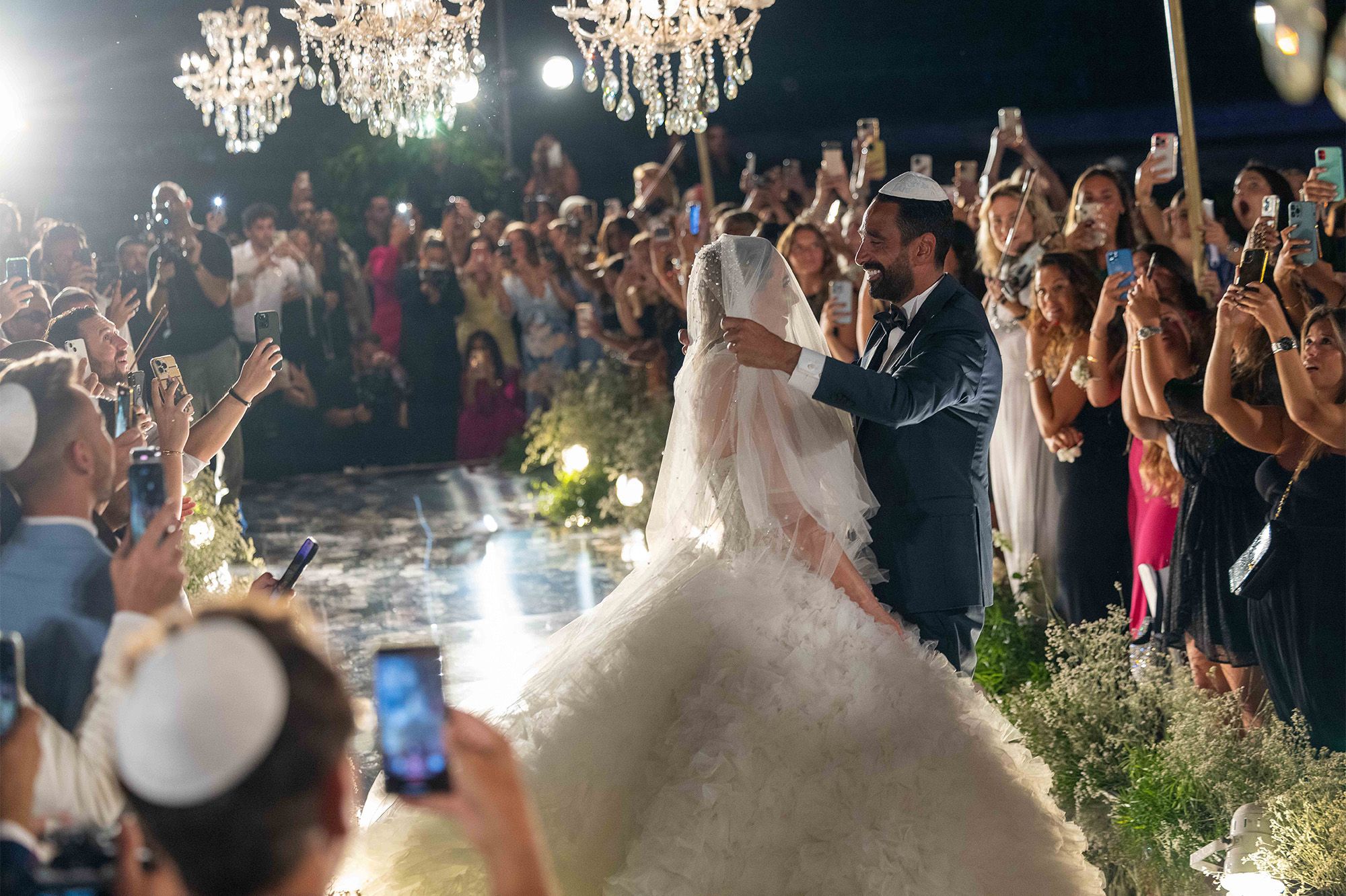 Magali Berdah mariée à Stéphane Teboul : elle dévoile une splendide vidéo  de la fastueuse cérémonie