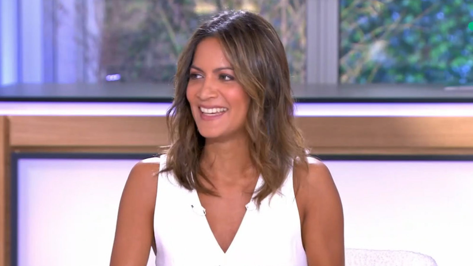 C à vous : Anne-Elisabeth Lemoine répond aux rumeurs de tensions avec ...