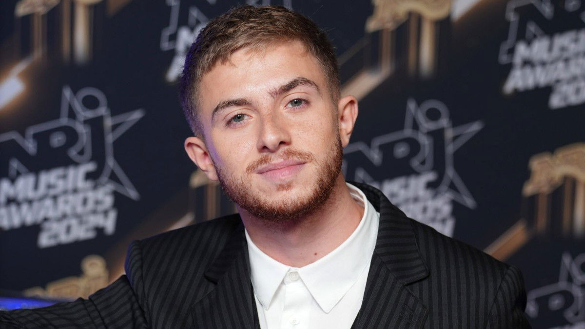 Michou après sa rupture avec Elsa Bois, il quitte la France