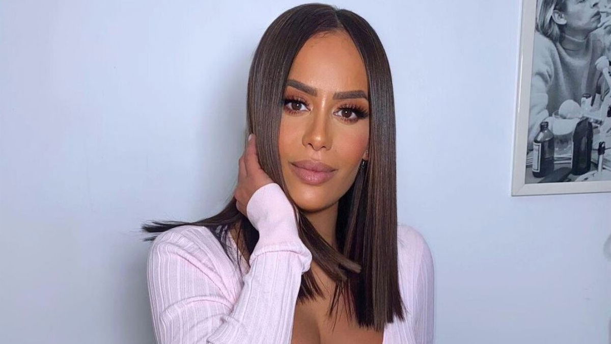 Amel Bent a obtenu la nationalité algérienne : 