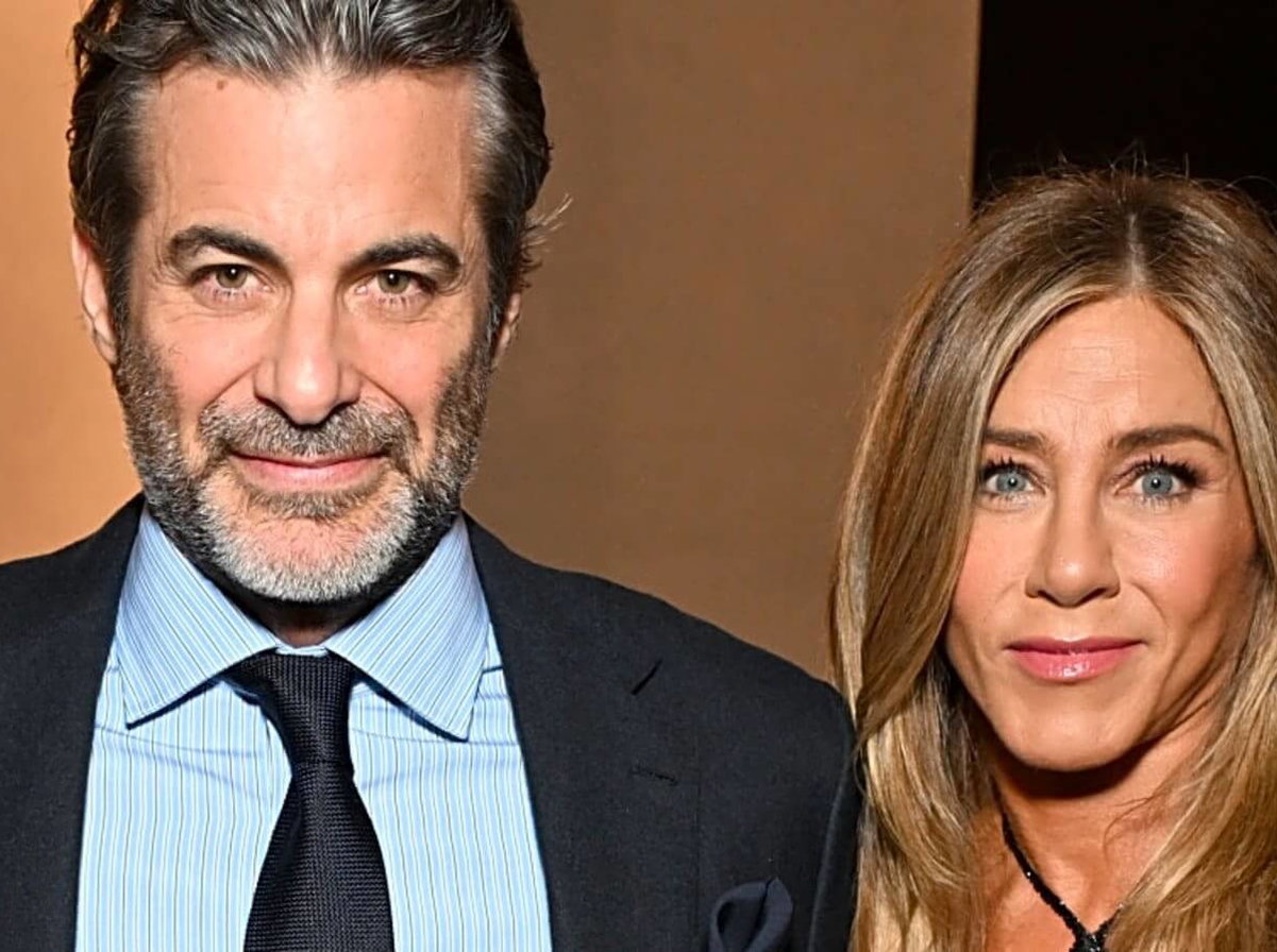 Jennifer Aniston En Couple Avec Jim Curtis Son Compagnon Sort Du jennifer-aniston-en-couple-avec-jim-curtis-son-compagnon-sort-du